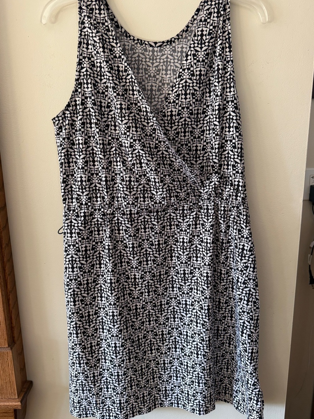 Title Nine Sleeveless Black & White Geometric Midi Wrap Dress